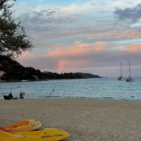 Hotel Les Flots Bleus Le Lavandou