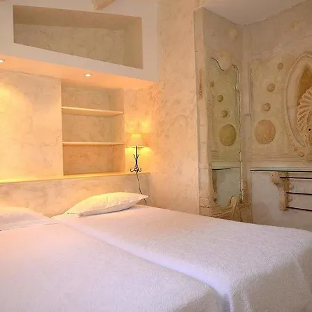 Les Flots Bleus Готель