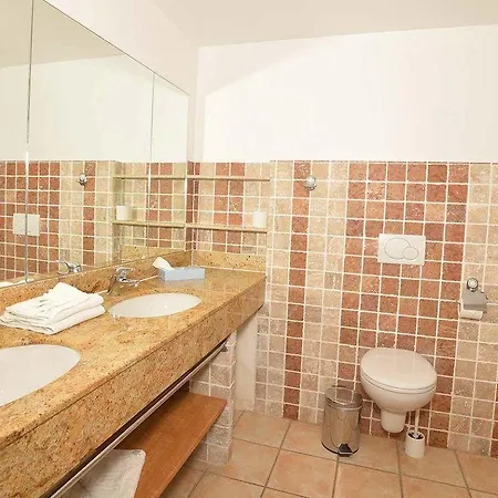 Les Flots Bleus 3* Ле-Лаванду