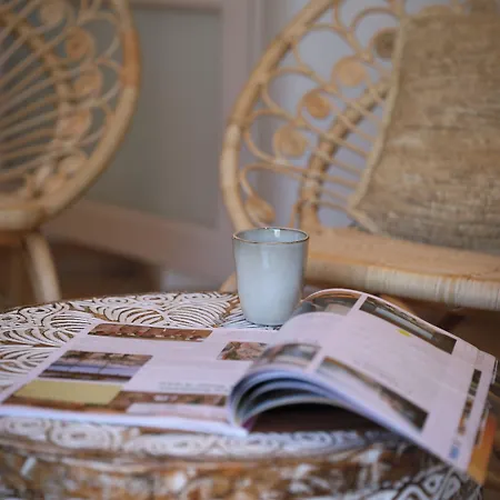 Les Flots Bleus Готель