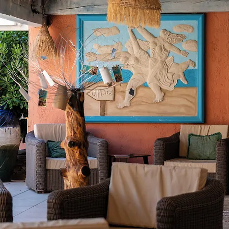 Les Flots Bleus Готель Ле-Лаванду