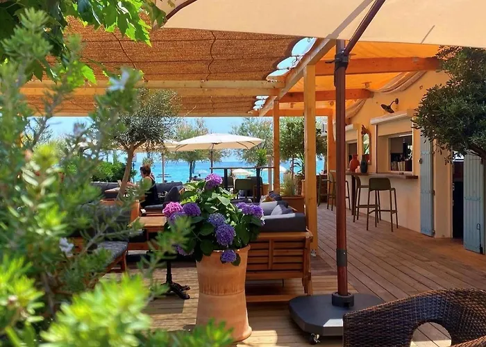 Hotel Les Flots Bleus 3*