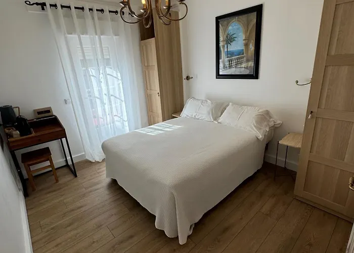 Hotel Les Flots Bleus 3*