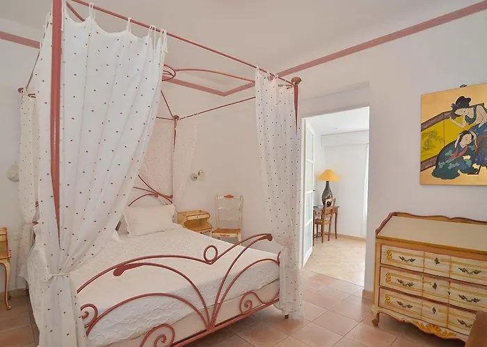 Les Flots Bleus Le Lavandou