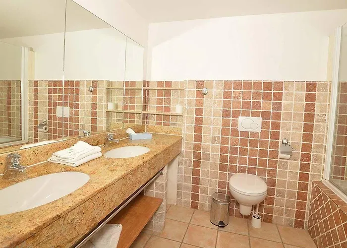 Les Flots Bleus 3* Le Lavandou