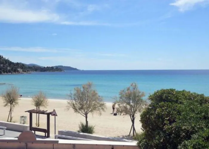 Hotel Les Flots Bleus Le Lavandou