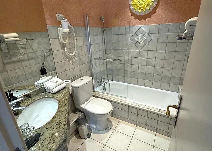 Les Flots Bleus Le Lavandou