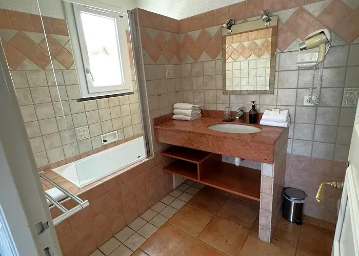 Hotel Les Flots Bleus 3*