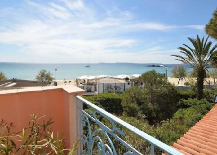 Szálloda Les Flots Bleus 3*