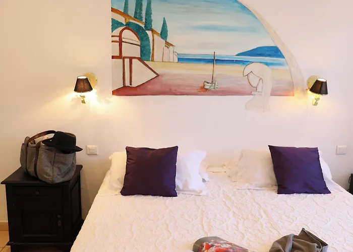 Hotel Les Flots Bleus Le Lavandou