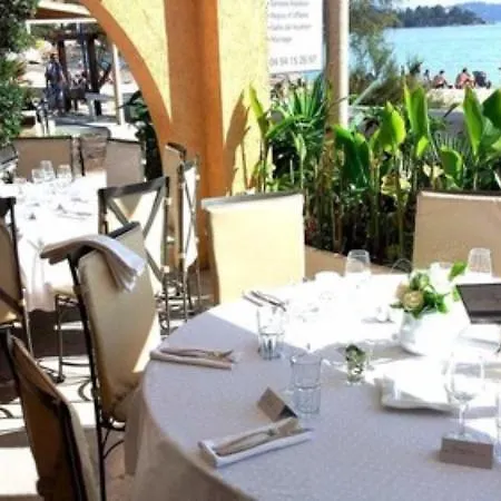 Les Flots Bleus Hotel