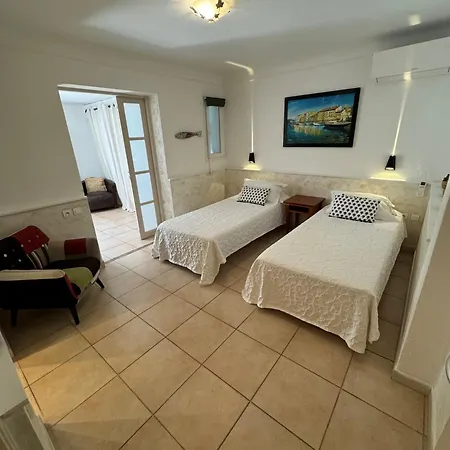 Hotel Les Flots Bleus 3*