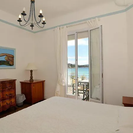 Hotel Les Flots Bleus 3*