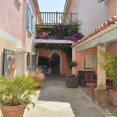 Ξενοδοχείο Les Flots Bleus 3*