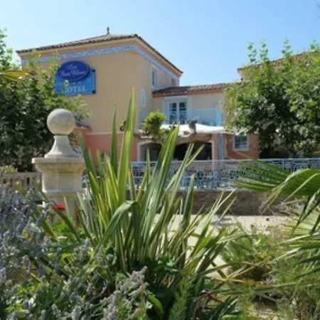 Les Flots Bleus Hotel 3*