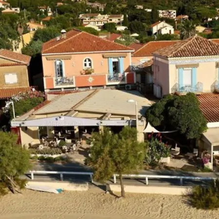 Otel Les Flots Bleus 3*