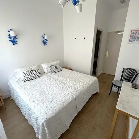 Les Flots Bleus Hotel 3*