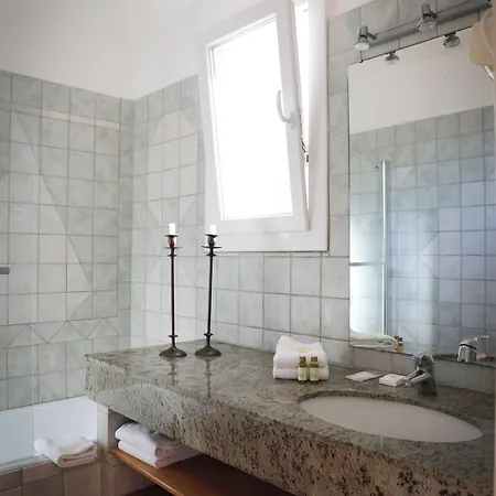 Les Flots Bleus 3*