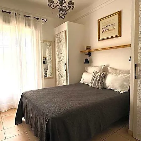 Les Flots Bleus Hotel 3*