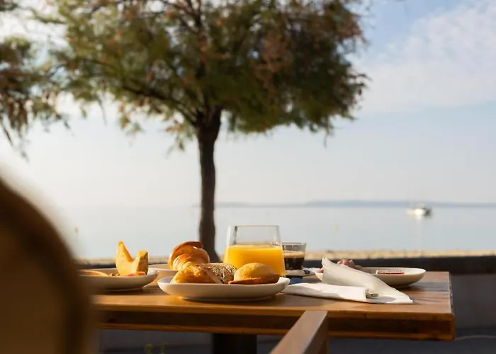 Hotel Les Flots Bleus 3*