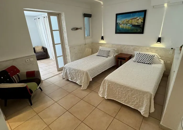 Hotel Les Flots Bleus 3*