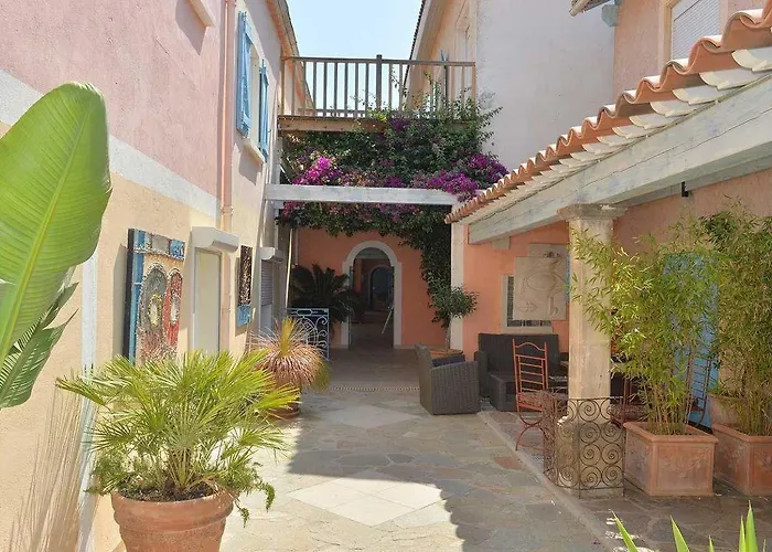 Hotel Les Flots Bleus 3*