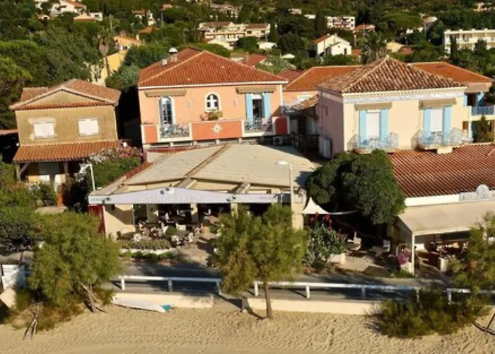 Hotel Les Flots Bleus 3*