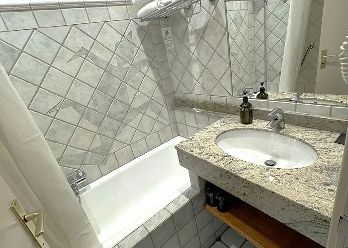 Les Flots Bleus 3* לה לבאנדו